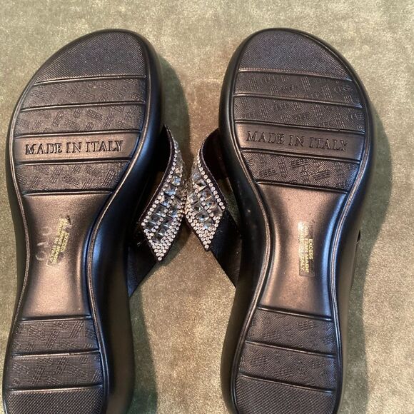 #202 ITALIAN SHOEMAKER Crystal Sandals - Picture 11 of 13